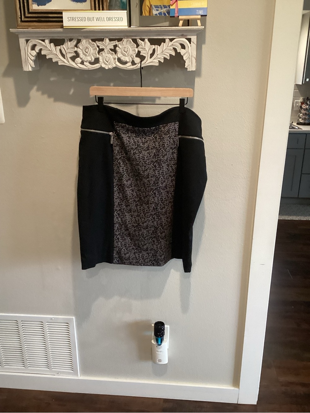 EUC - Michael Kors - Black and Gray Panel Pencil Skirt - Sz 18w!